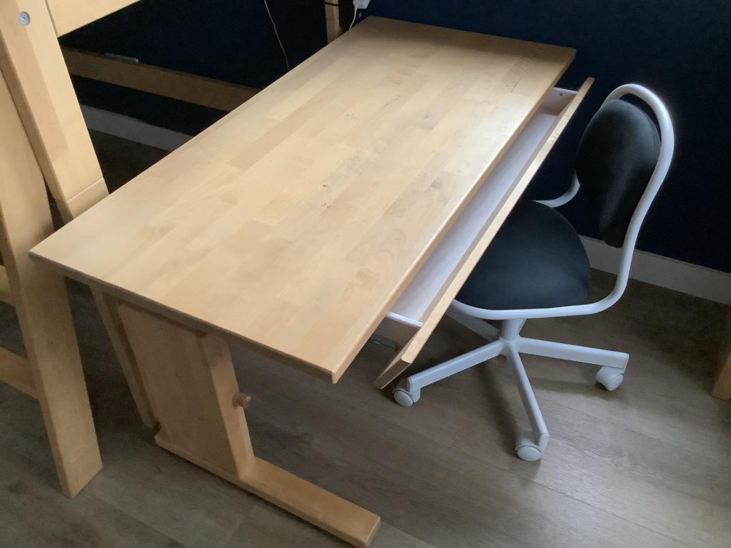 Massief verstelbaar bureau van Lifetime met opberglade, Ophalen, In hoogte verstelbaar, Zo goed als nieuw