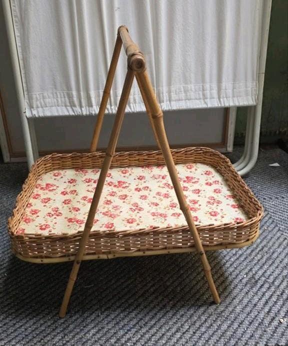 Vintage rieten dienblad met bamboe standaard, Ophalen, Huis en Inrichting