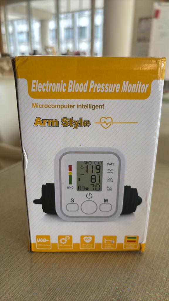 Nieuwe Elektronische Bloeddrukmeter - Armstijl, Sport en Fitness, Hartslagmeters, Ophalen of Verzenden, Nieuw, Overige merken