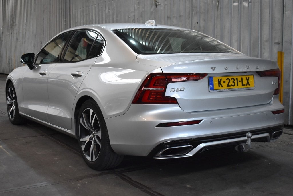Volvo S60 B4 197PK R-Design | Trekhaak | BLIS | Harman/Kardo, 12 maanden, Euro 6, 4 cilinders, S60