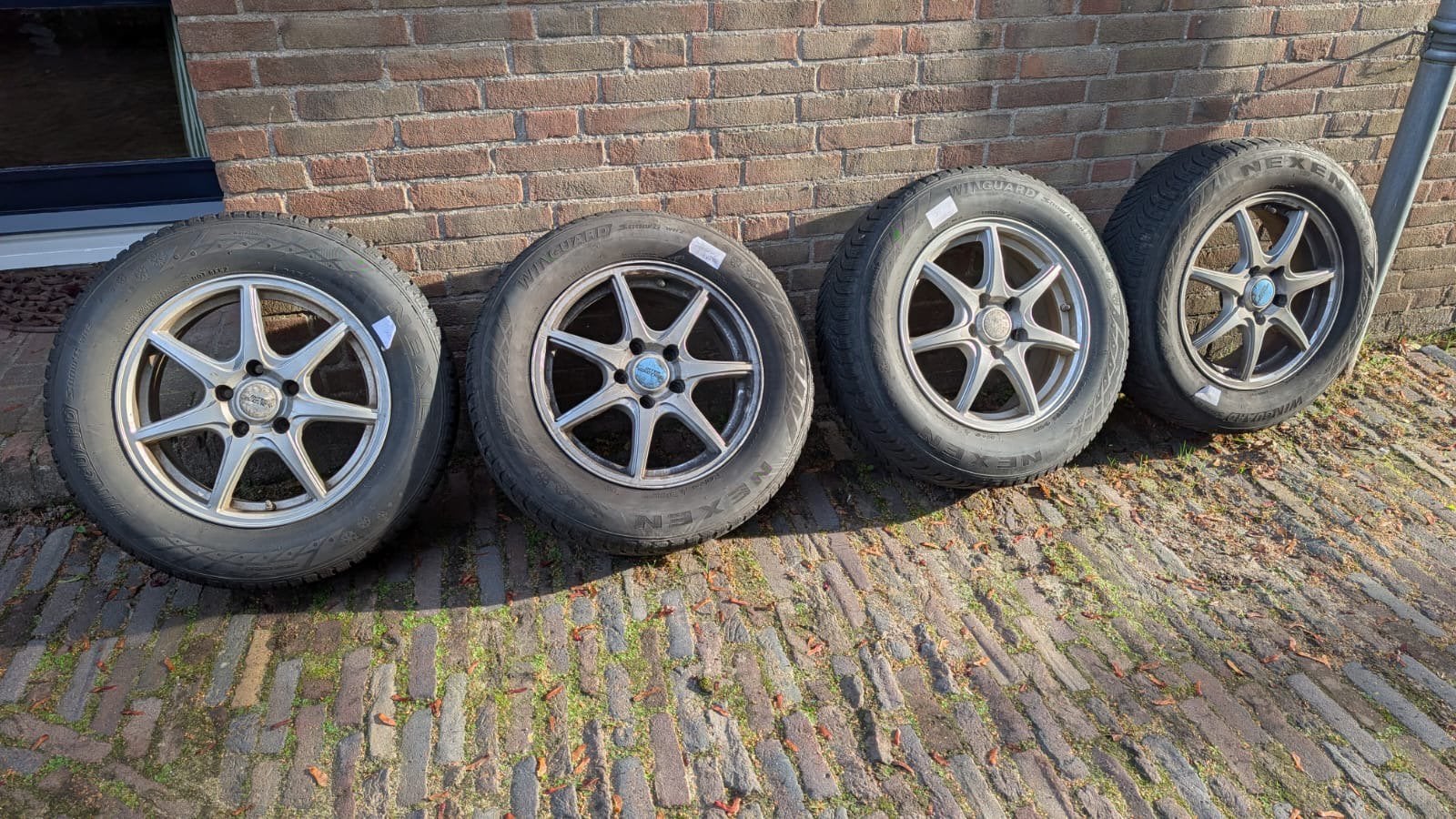 4 winterbanden op velg, Auto-onderdelen, Ophalen, 215 mm, 16 inch, Banden en Velgen