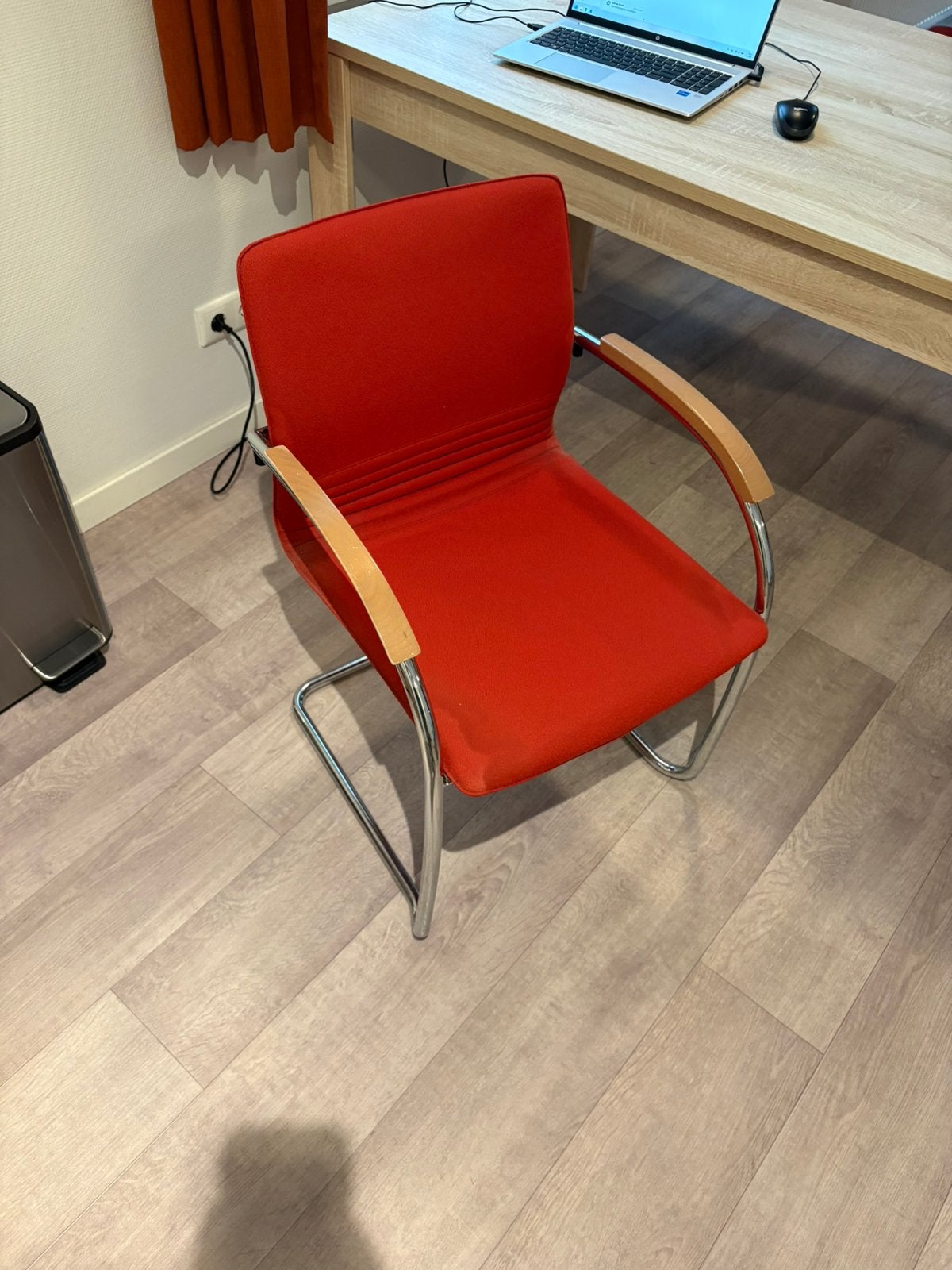 Gratis af te halen: fijne stoel, Huis en Inrichting, Stoelen, Ophalen, Zo goed als nieuw, Eén