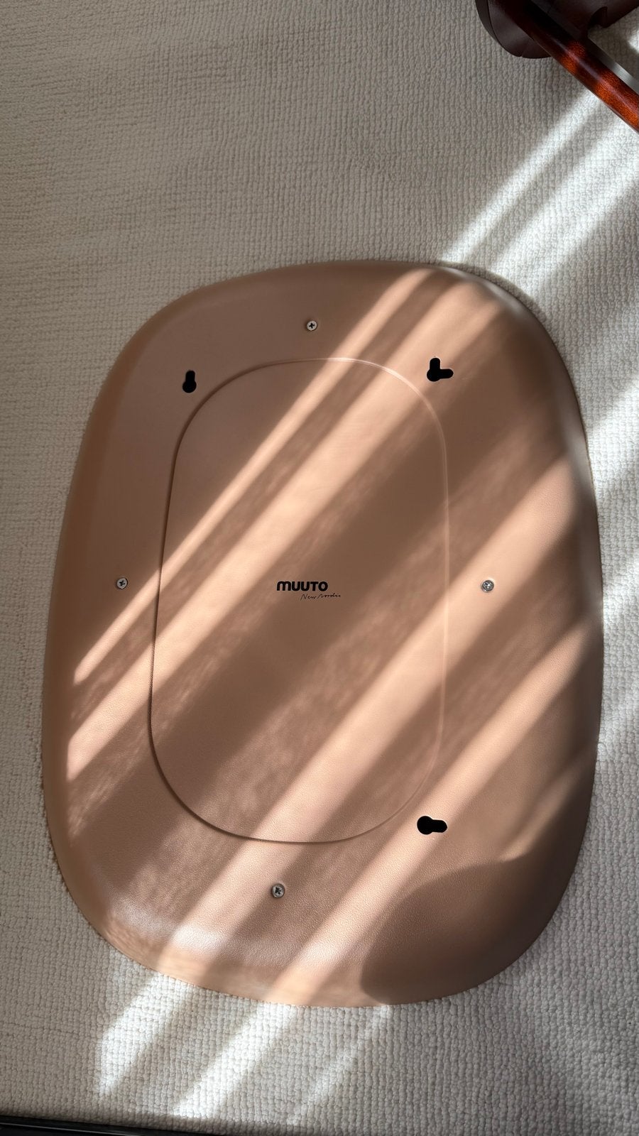 Muuto framed spiegel small - roze, Huis en Inrichting, Ophalen, Minder dan 50 cm, Zo goed als nieuw, Minder dan 100 cm