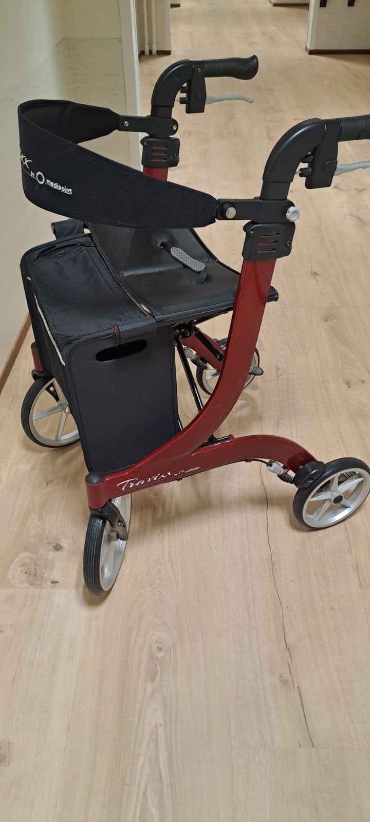 rotator rood travixx, Diversen, Rollators, Ophalen