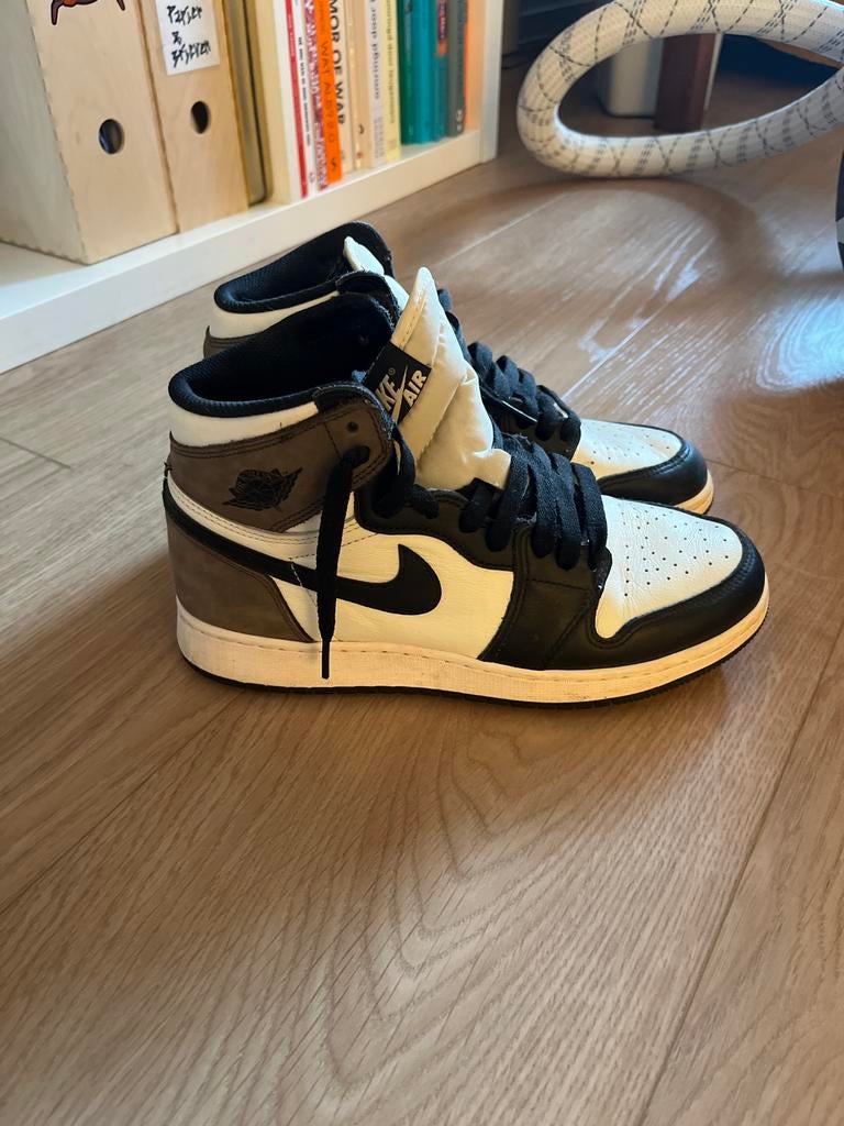 Jordan Mocha Mid 1 - Maat 38,5 - Zo goed als nieuw, Ophalen of Verzenden, Zo goed als nieuw, Bruin, Sneakers of Gympen