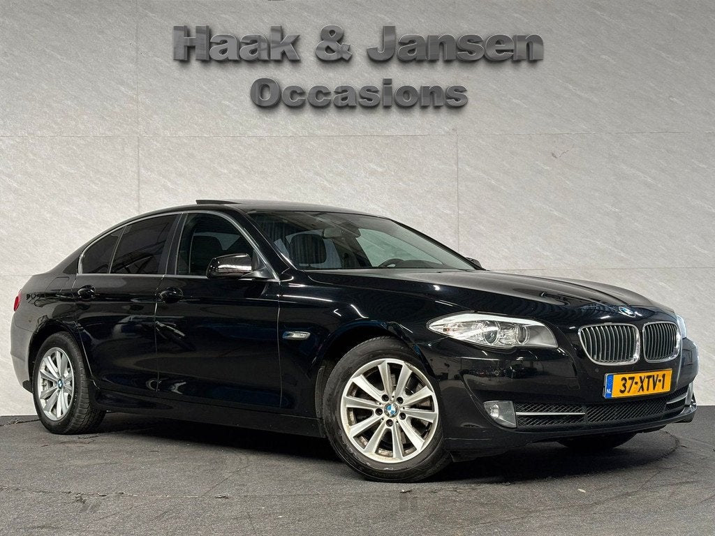 BMW 5-serie 520i Executive - Pano - Navi - Cruise - NAP, Automaat, Euro 5, Achterwielaandrijving, Gebruikt