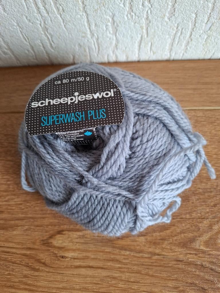 Scheepjeswol superwash plus grijs, Hobby en Vrije tijd, Breien en Haken, Ophalen of Verzenden, Zo goed als nieuw, Breien of Haken