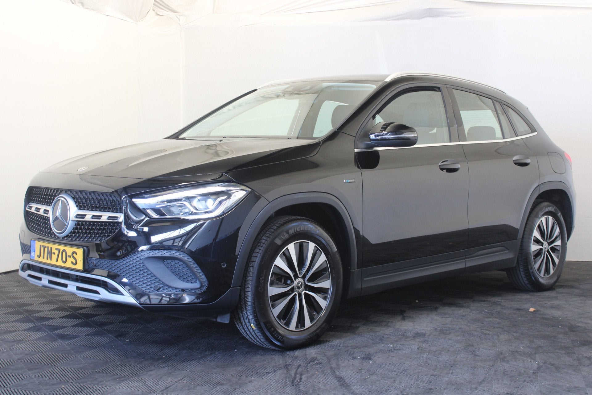 Mercedes-Benz GLA 250 e Style |Navi|Camera|Stoelverw.|, Auto's, Automatische klimaatregeling, Leder en Stof, Zwart, Bedrijf