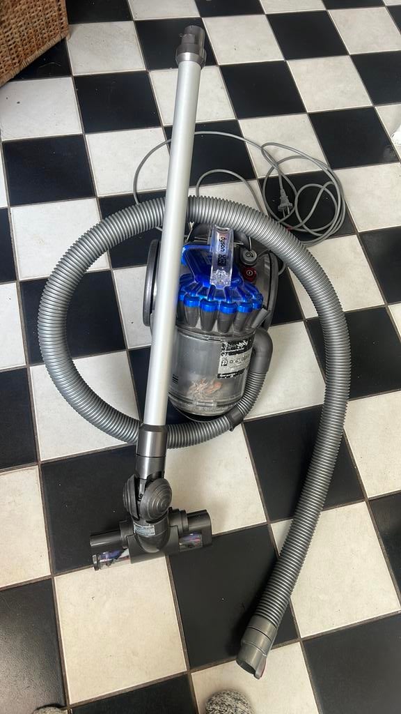 Dyson baby stofzuiger te koop, Witgoed en Apparatuur, Stofzuigers, Ophalen, Gebruikt, Stofzuiger, Reservoir
