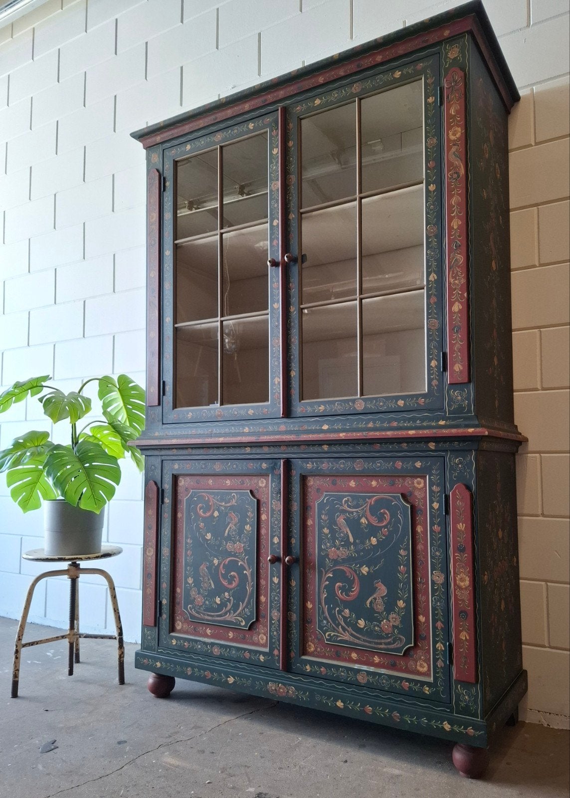 Vintage/Brocante Hindelooper beschilderde buffetkast, 100 tot 150 cm, Ophalen of Verzenden, Zo goed als nieuw, 150 tot 200 cm