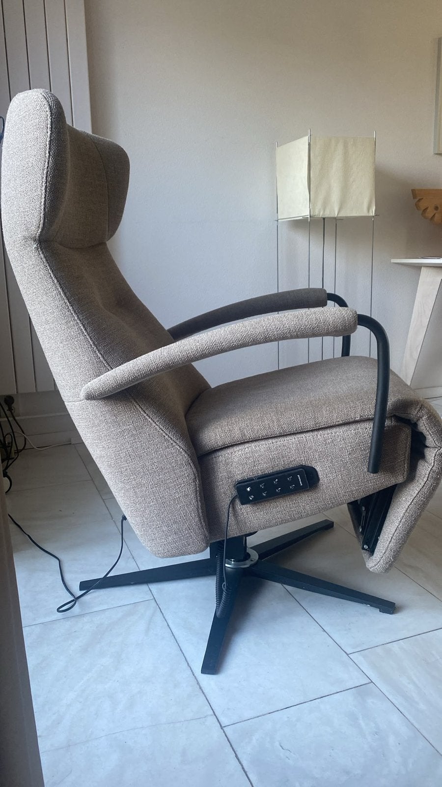 Prominent C102 Sta-op fauteuil - Zo goed als nieuw, Ophalen, Zo goed als nieuw, Stof