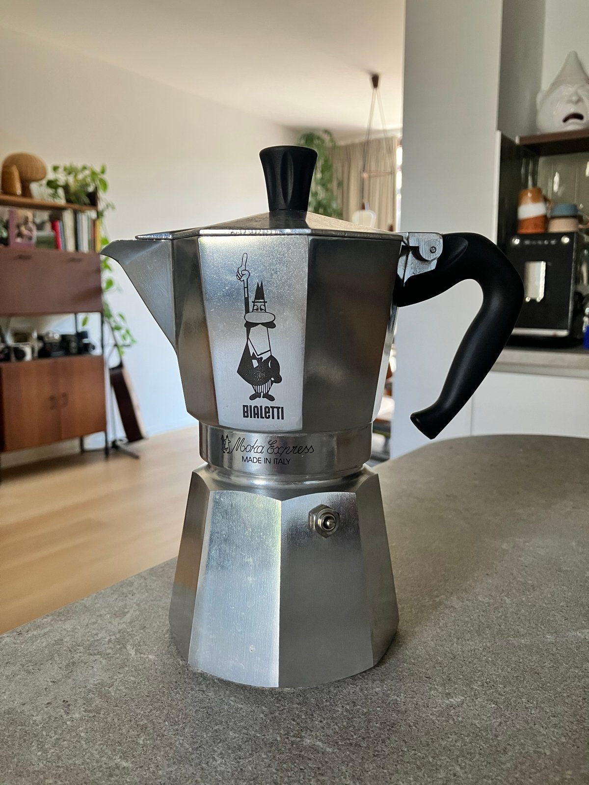Bialetti Moka Express - Klassieke Italiaanse, Witgoed en Apparatuur, Koffiezetapparaten, Gebruikt, Overige modellen, Gemalen koffie