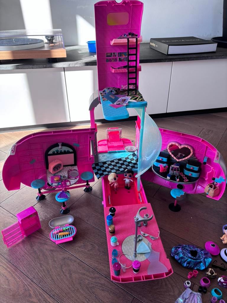 LoL surprise camper en vliegtuig, Ophalen, Zo goed als nieuw, Toebehoren