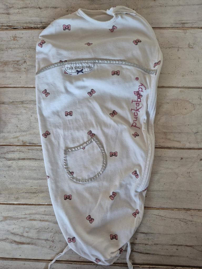 Puckababy Original Piep 0 3 maanden in wit met roze strikjes, Ophalen of Verzenden, Zo goed als nieuw, Minder dan 70 cm, Bakerzak of Bakerdoek