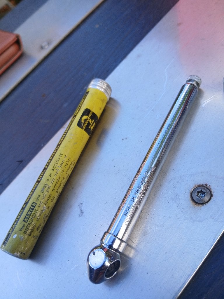Vintage bandenspanningsmeter 50jaar oud, Ophalen, Zo goed als nieuw