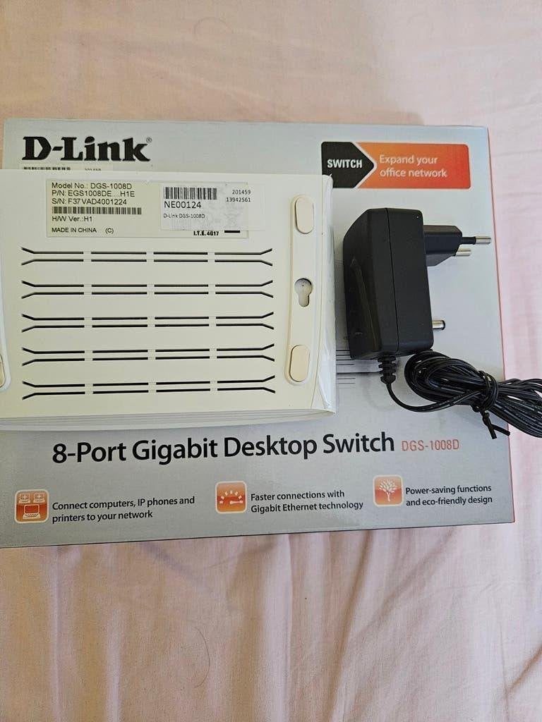 D-Link 8-poorts Gigabit Desktop Switch DGS-1008D, Ophalen of Verzenden, Zo goed als nieuw