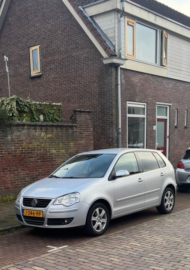 Volkswagen Polo 1.4 16V 59KW 2009 Grijs, Voorwielaandrijving, 40 €/maand, 4 cilinders, Handgeschakeld