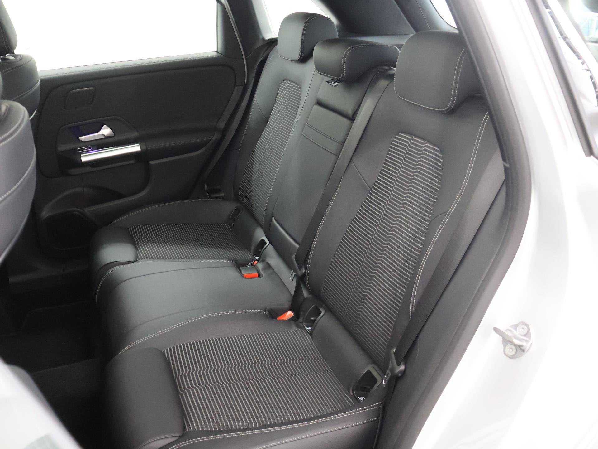 Foto 11 van Mercedes-Benz B-klasse 180 | Panoramadak | Widescreen | Stoe