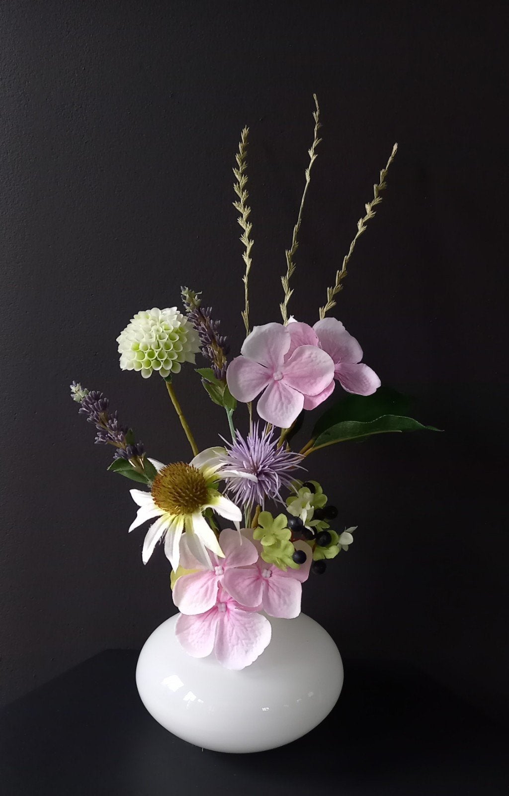 Kunst- en Droogbloemen gebonden boeket met witte vaas H38 cm, Ophalen, Nieuw