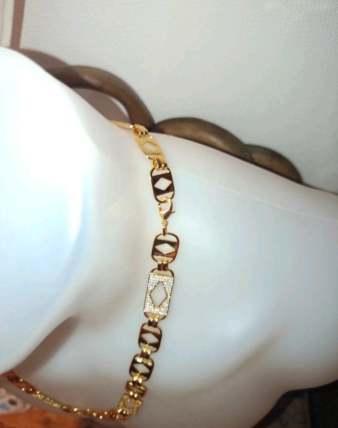 vergulde Gouden ketting met uniek design, Met kristal, Nieuw, Ophalen of Verzenden, Goud