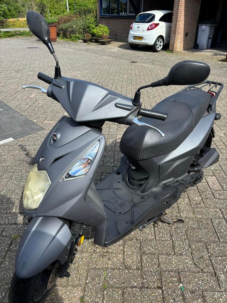 SYM Orbit II Scooter - Grijs, inclusief sloten, Fietsen en Brommers, Scooters | SYM, Ophalen, Gebruikt, Maximaal 45 km/u, Benzine