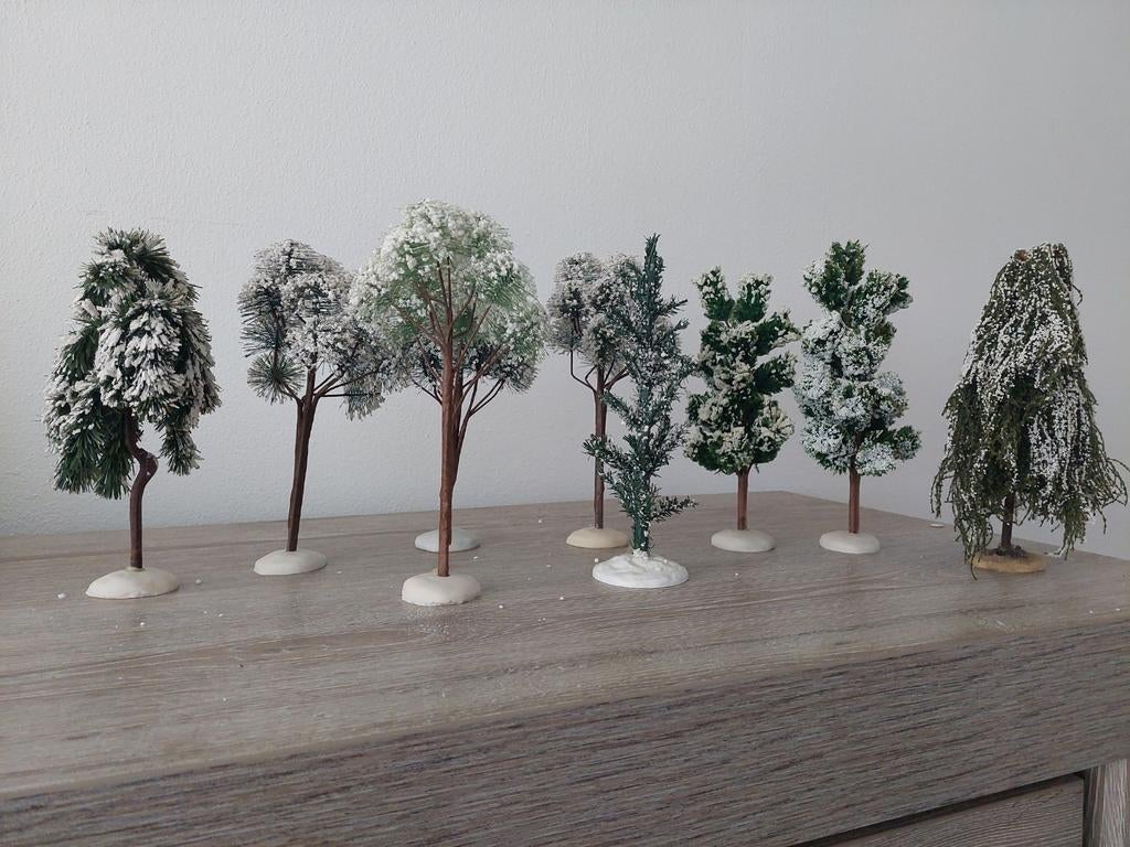 Bomen voor een kerstdorp of spoorbaan., Ophalen, Gebruikt