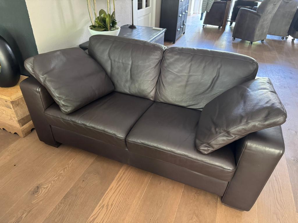 Lederen 2 zits bank. Bruin, Ophalen, 150 tot 200 cm, Tweepersoons, Zo goed als nieuw