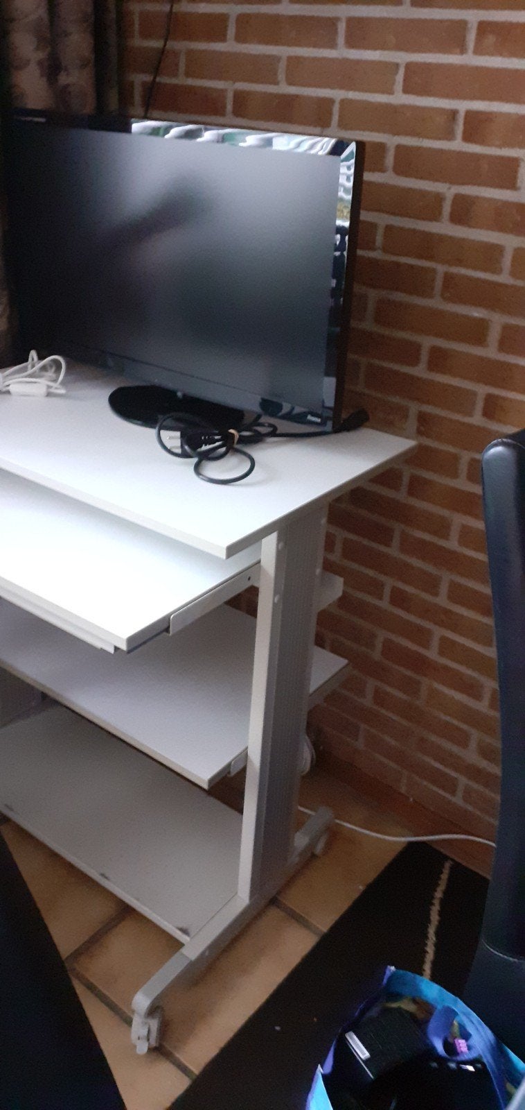 Compact bureau met uitschuifbaar toetsenbord, Ophalen, Gebruikt, 70 tot 120 cm, 70 tot 120 cm