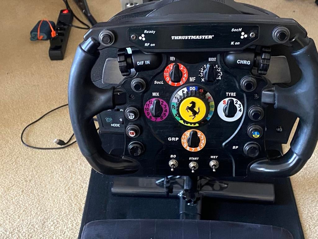 Thrustmaster Ferrari F1 racestuur en pedalen set, Ophalen, Racestuur, Gebruikt, Force feedback