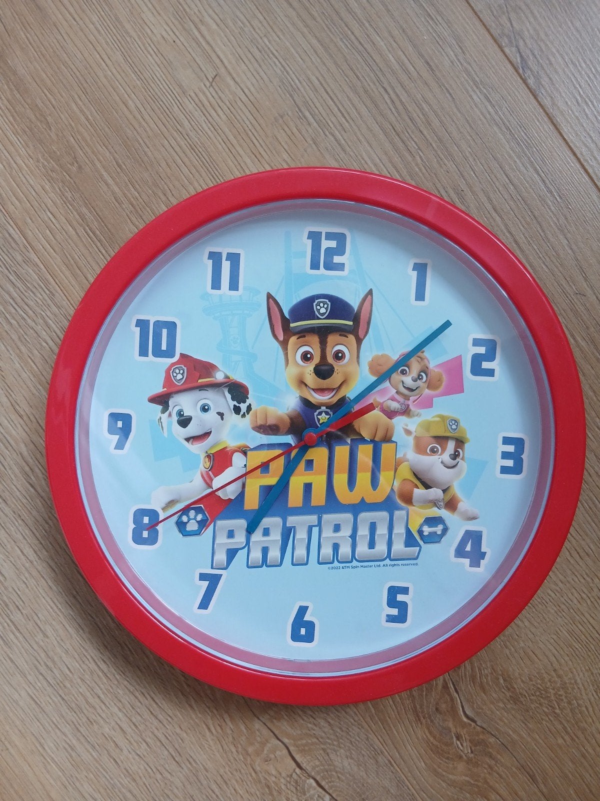 Paw Patrol klok, Kinderen en Baby's, Ophalen, Rood, Zo goed als nieuw, Ophangbaar