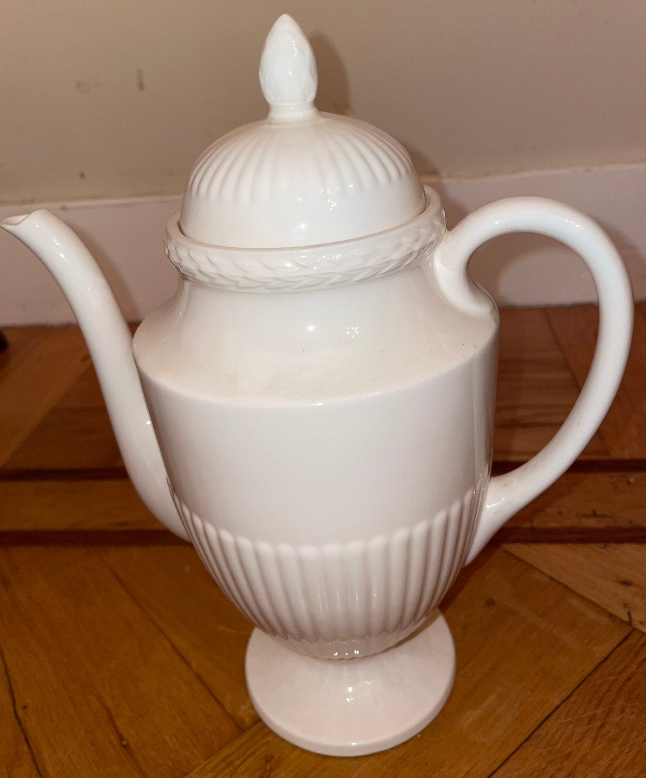 Elegante Witte Koffiepot edme porselein wedgwood 70e, Ophalen of Verzenden