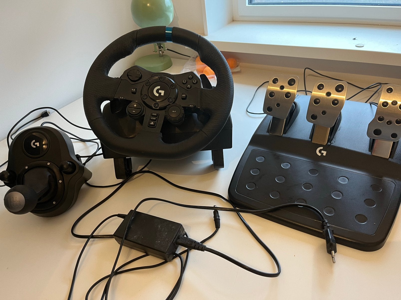 Logitech racestuur , pedalen en shifter, Ophalen, Zo goed als nieuw, Stuurtje of Sportattribuut