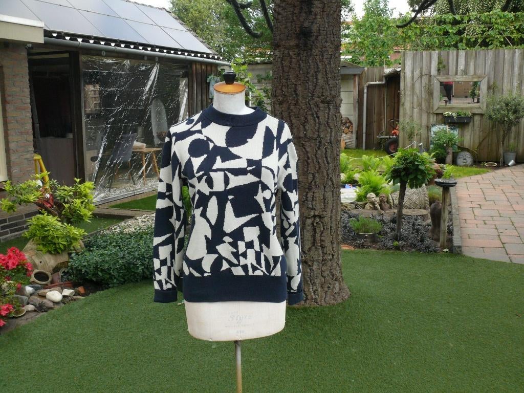 MONKI trui maat S / M als nieuw, Maat 38/40 (M), Blauw, Ophalen of Verzenden, Zo goed als nieuw
