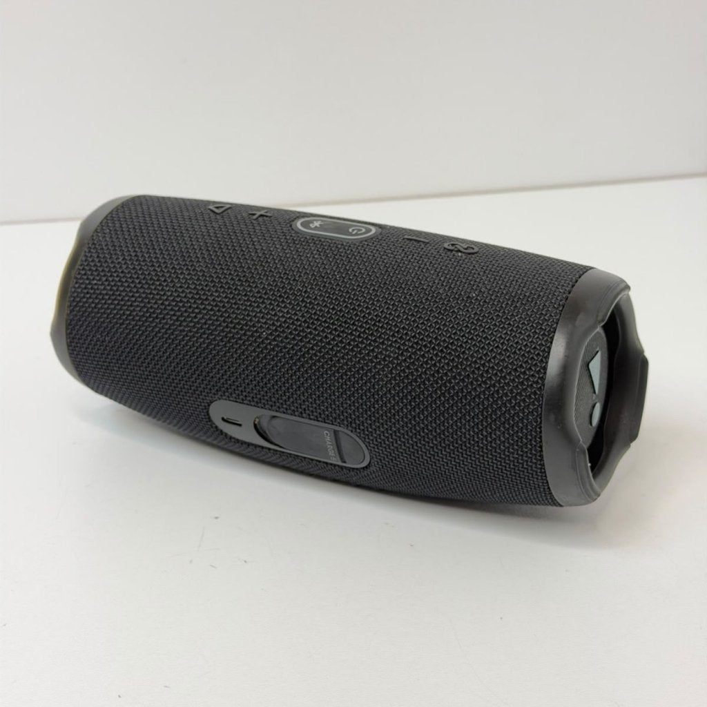 JBL Charge 5 Bluetooth Speaker Zwart | Nette staat, JBL, Zo goed als nieuw, Support@jbl.com, 400 Atlantic Street
Stamford, CT 06901
USA