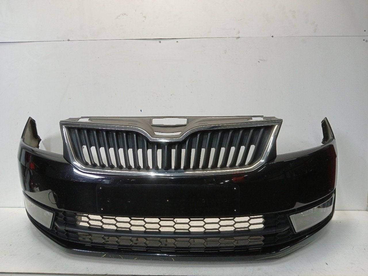 Bumper voor Skoda Rapid, Auto-onderdelen, Onderdelen@venauto.nl, Van der Ven Autorecycling B.V., Gebruikt, Ettenseweg 76, 4706 PB Roosendaal, The Netherlands
