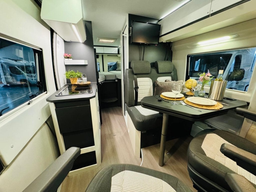 Adria Supreme 640 SLB Automaat Enkele bedden 2019, Caravans en Kamperen, Campers, Automaat, Fiat, Bedrijf, Diesel