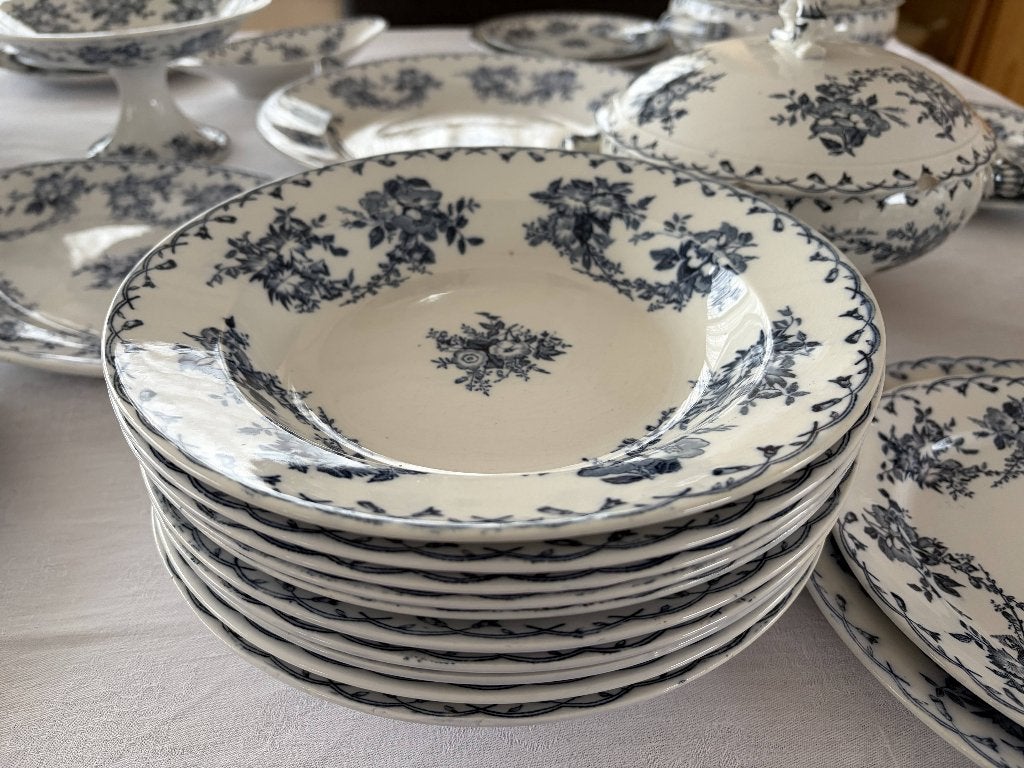 Antiek servies Sarreguemines Bertha 46+ delen, Antiek en Kunst, Antiek | Servies compleet, Ophalen