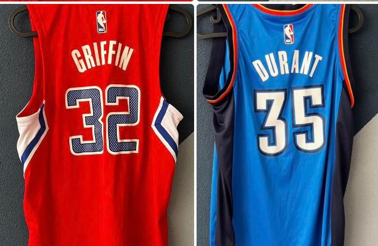Twee nette basketbaltenues 164/junior L adidas, Ophalen of Verzenden, Zo goed als nieuw, Kleding