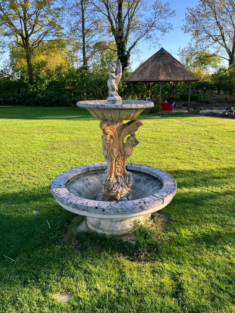 Prachtige klassieke fontein met engelenbeeld, Ophalen, Gebruikt, Graniet, Fontein