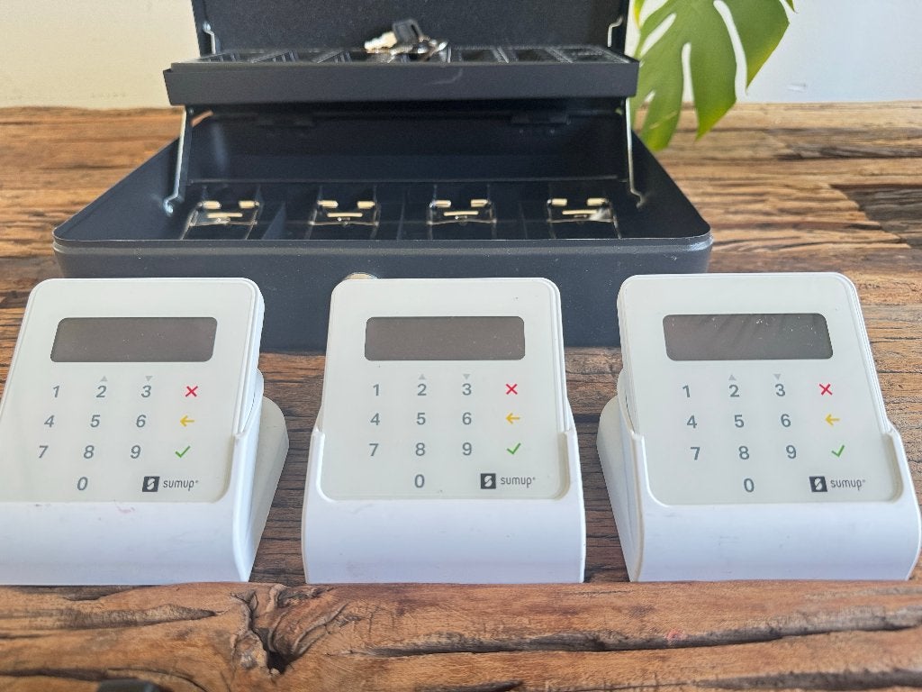 Geldkluis + 3 Sumup Solo + 9 Retevis WalktieTalkies, Ophalen of Verzenden, Overige typen