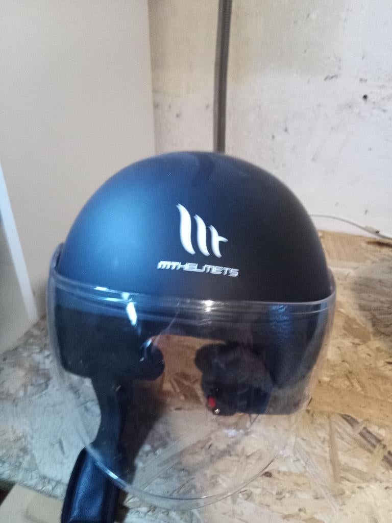 3 motor helm, Fietsen en Brommers, Scooters | Overige merken, Ophalen of Verzenden, Zo goed als nieuw, Maximaal 45 km/u, Benzine