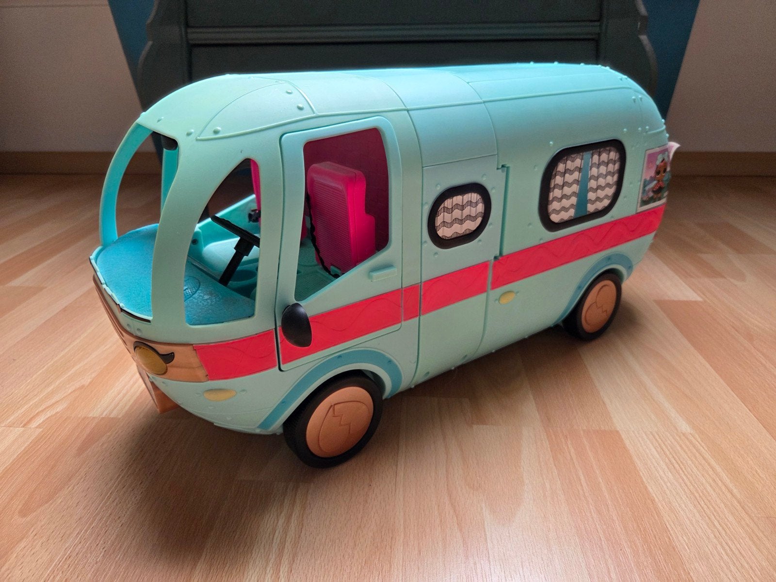 L.O.L. Surprise! Glamper Camper met accessoires en pop, Ophalen, Gebruikt
