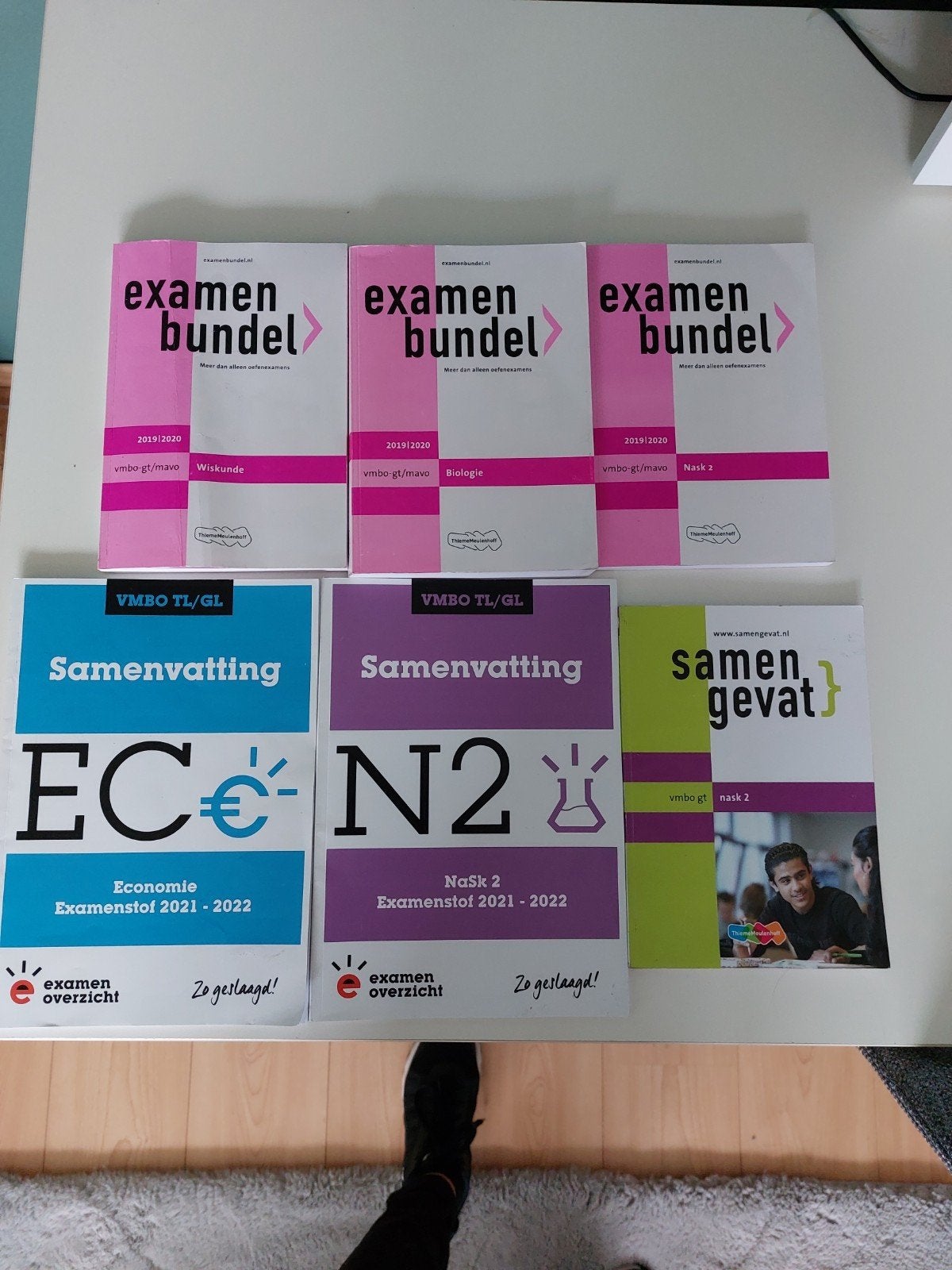 Examenbundels en samenvattingen. Vmbo TG., Ophalen of Verzenden, Zo goed als nieuw, VMBO, Engels