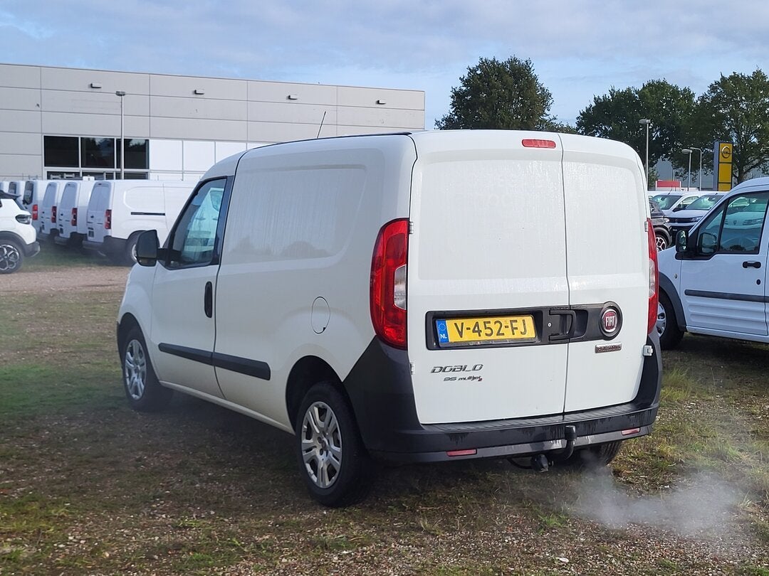 Fiat Doblo 1.3 MultiJet APK: 27-02-2027 95pk 2017, Auto's, Gebruikt, Euro 6, Wit, 1365 kg