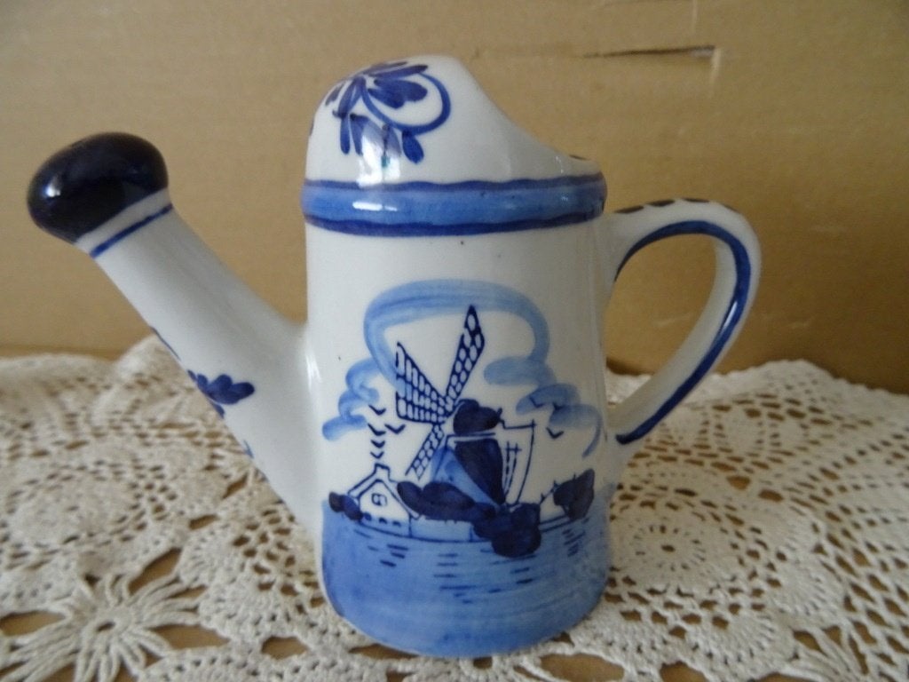Curiosa Delfts blauw kannetje gietertje vaasje 10cm 1970, Antiek en Kunst, Curiosa en Brocante, Ophalen of Verzenden