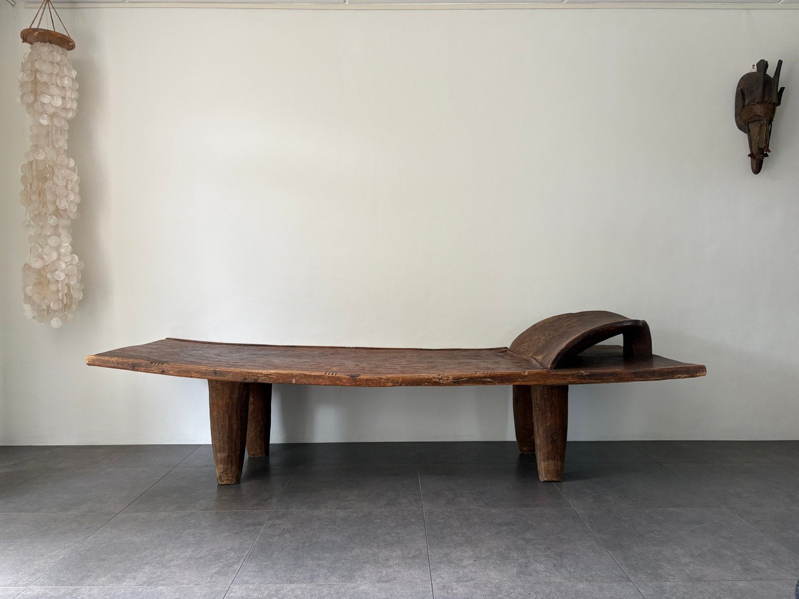 Unieke Senufo Bedbank van Iroko hout - 256 x 90 cm, Ophalen