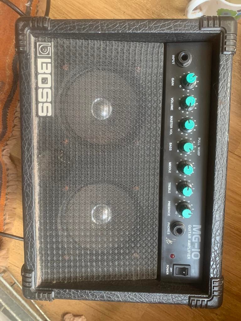 Boss versterker, Muziek en Instrumenten, Ophalen of Verzenden, Zo goed als nieuw, Minder dan 50 watt