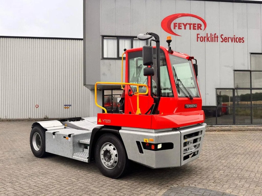 Terberg YT 223 4x2 aangedreven terminal trekker (bj 2023), Diesel, Overige typen, Terberg