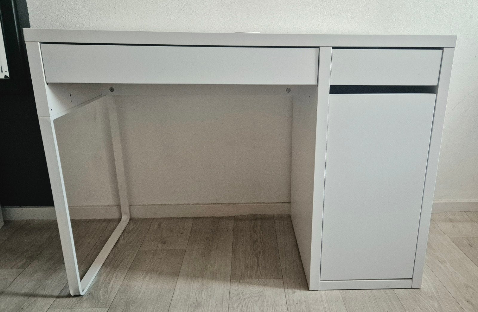 IKEA Bureau Micke wit, Huis en Inrichting, Bureaus, Ophalen, Met lades, 105 cm, Gebruikt