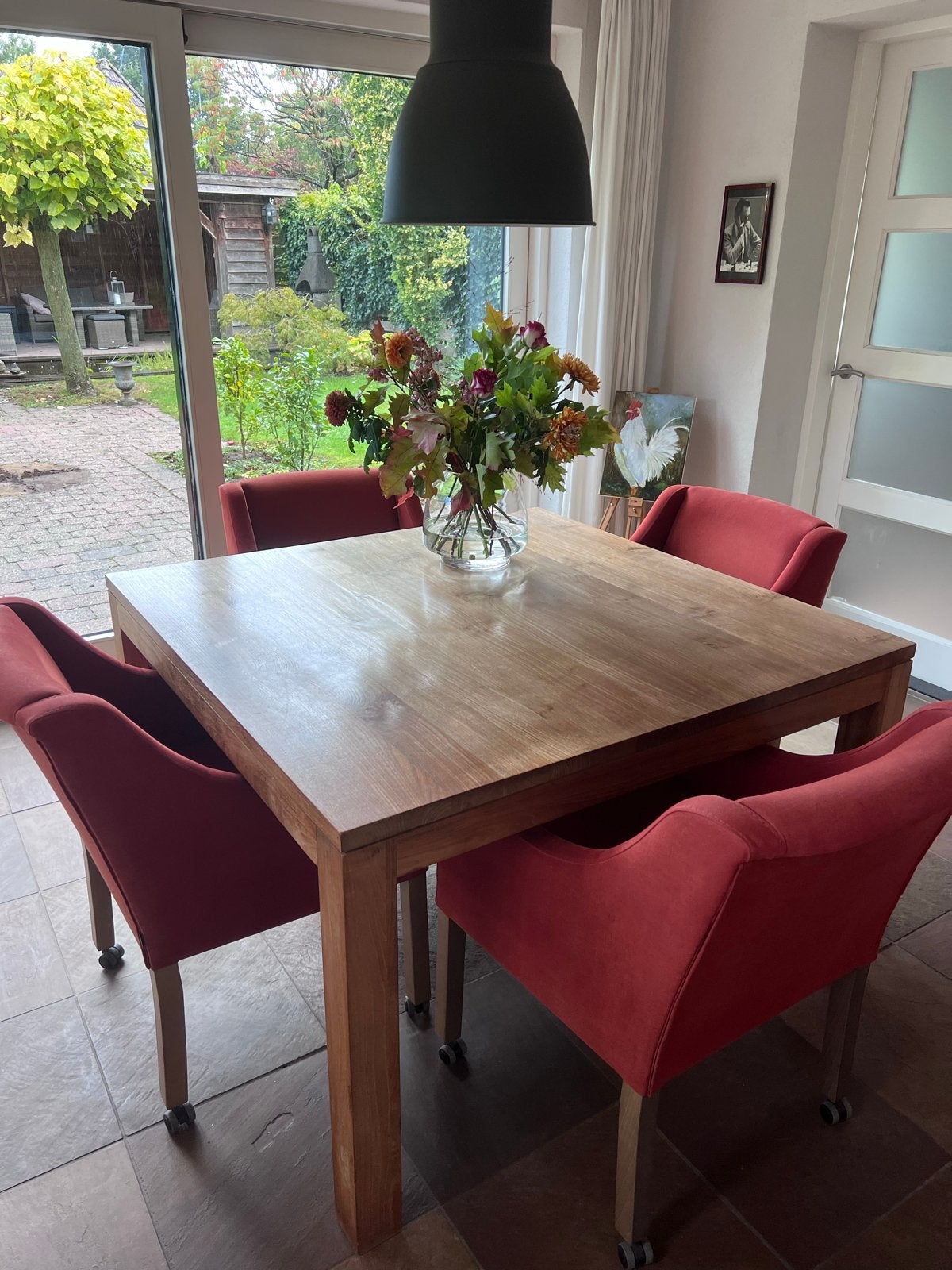 Teakhouten eettafel met 4 rode stoelen, Ophalen, Gebruikt, 100 tot 150 cm, Vierkant